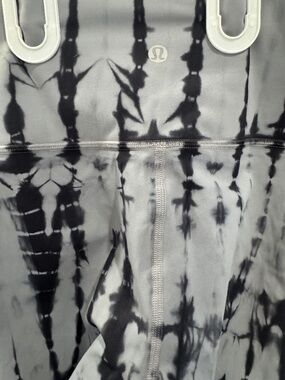 Lululemon Align Leggings Womens Size S Black Gray Tie Dye High Rise Yoga Pants